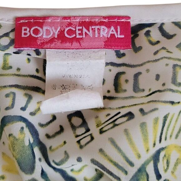 Body Central Sheer Green Graphic Print Tie Open Front Top Size M - Picture 8 of 10